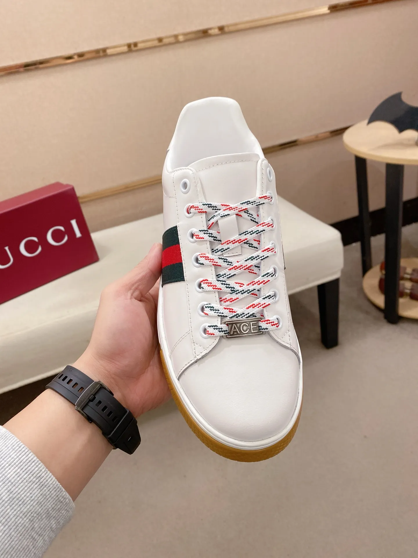 Factory price 442💰New GUCCI (Gucci) counters are available simultaneously, new men's shoes, 😘fabrics are selected imported cowhide, lining: sheepskin lining. 👍🏿 High-end ☄️ air-cushion molded anti-slip rubber outsole, exquisite lines, simple and elegant, comfortable and high-end for leisure travel. Code number: 39 to 44 (45 can be customized and cannot be returned or exchanged)